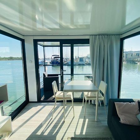 ホテル Houseboat Cadiz El Puerto - Casa Flotante エル・プエルト・デ・サンタ・マリア エクステリア 写真